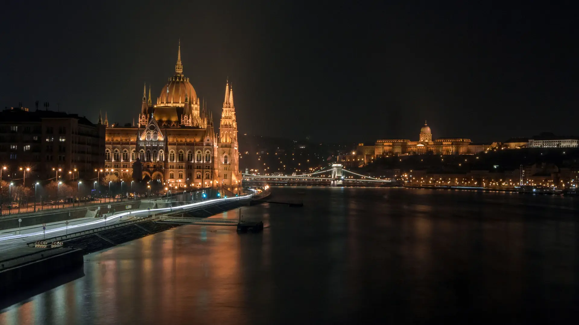 Esti Budapest 1